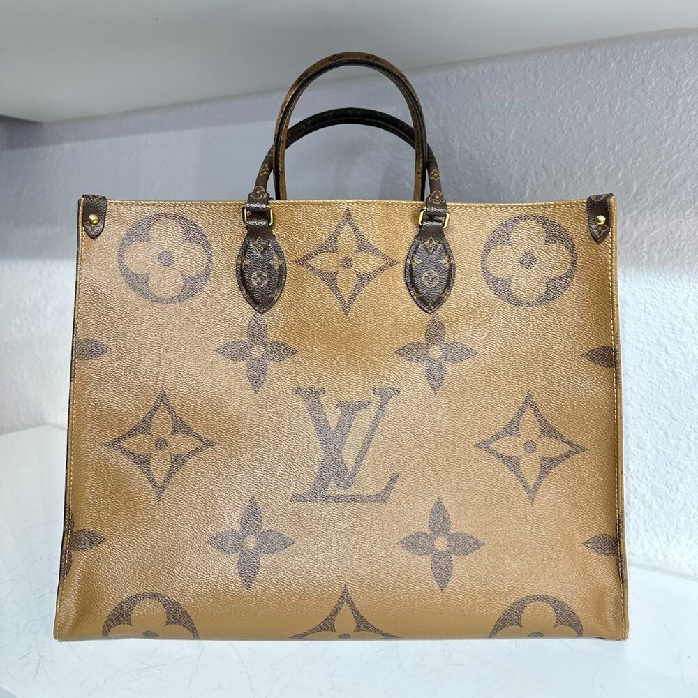 Louis Vuitton Monogram Canvas On The Go GM Shoulder Bag